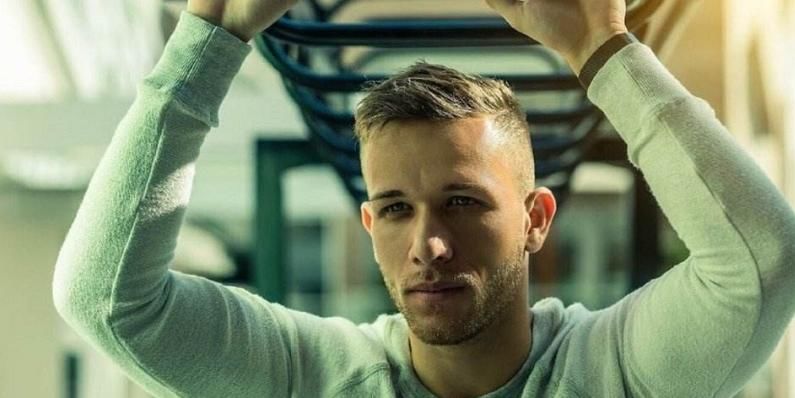 然在防线上 然在防线上